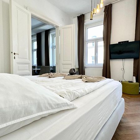 Premium Apartment Located At The Famous Vienna Kutschkermarkt Extérieur photo