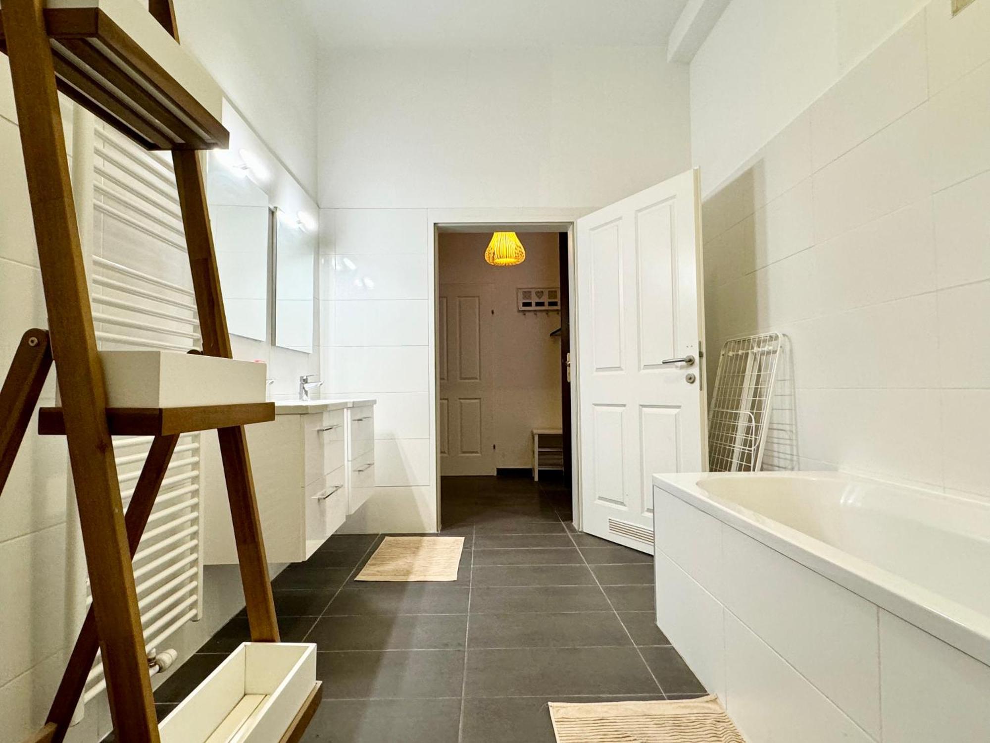 Premium Apartment Located At The Famous Vienna Kutschkermarkt Extérieur photo