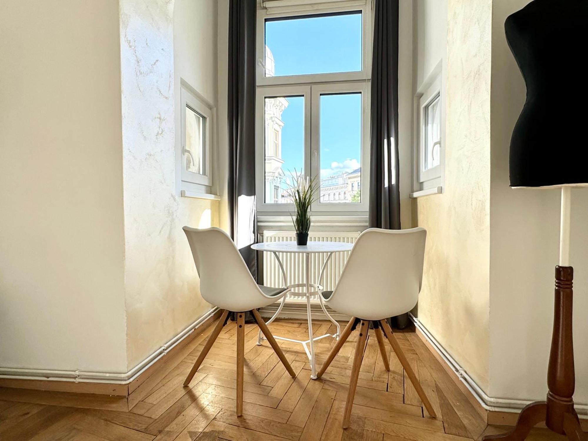 Premium Apartment Located At The Famous Vienna Kutschkermarkt Extérieur photo