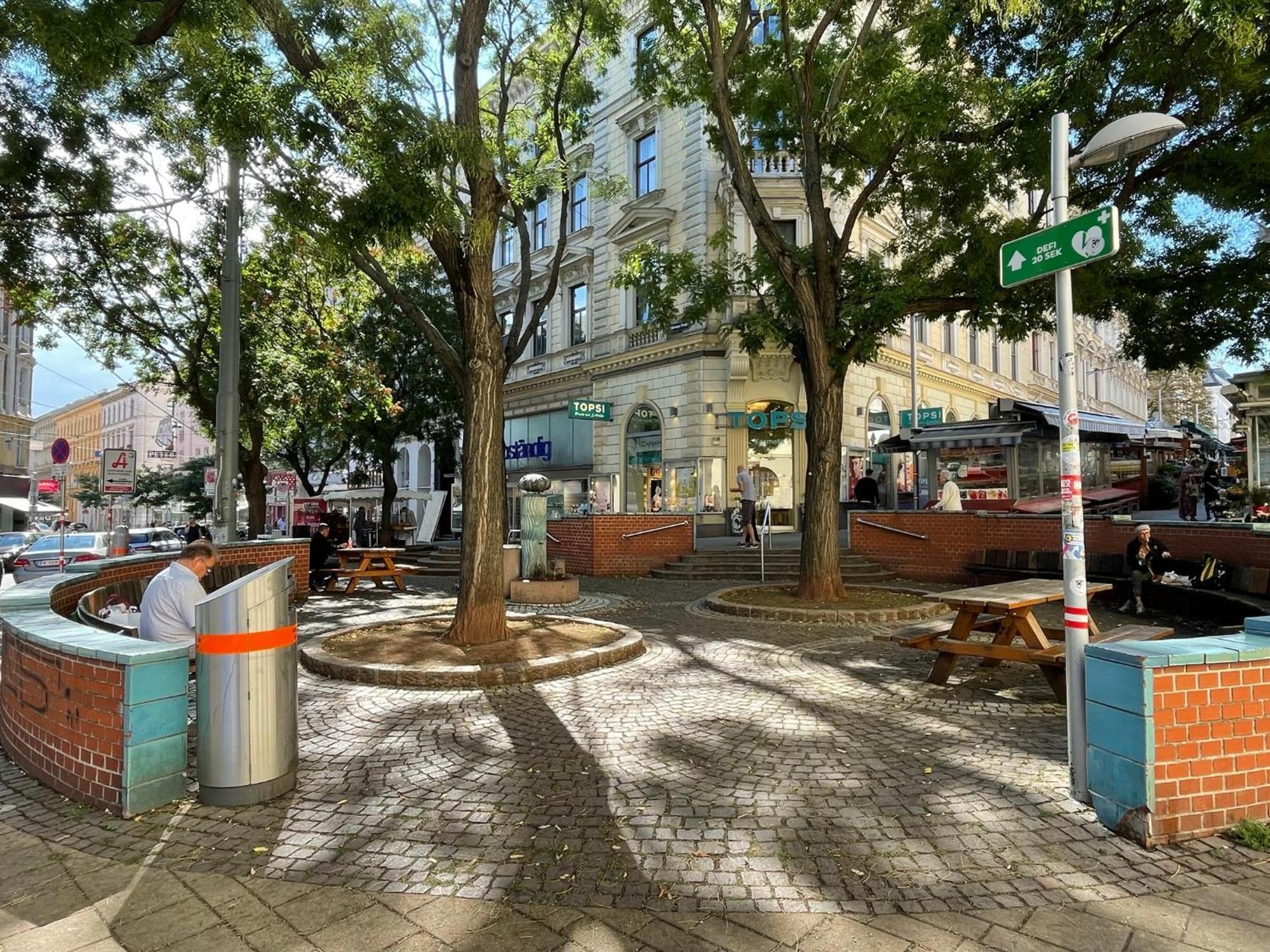 Premium Apartment Located At The Famous Vienna Kutschkermarkt Extérieur photo