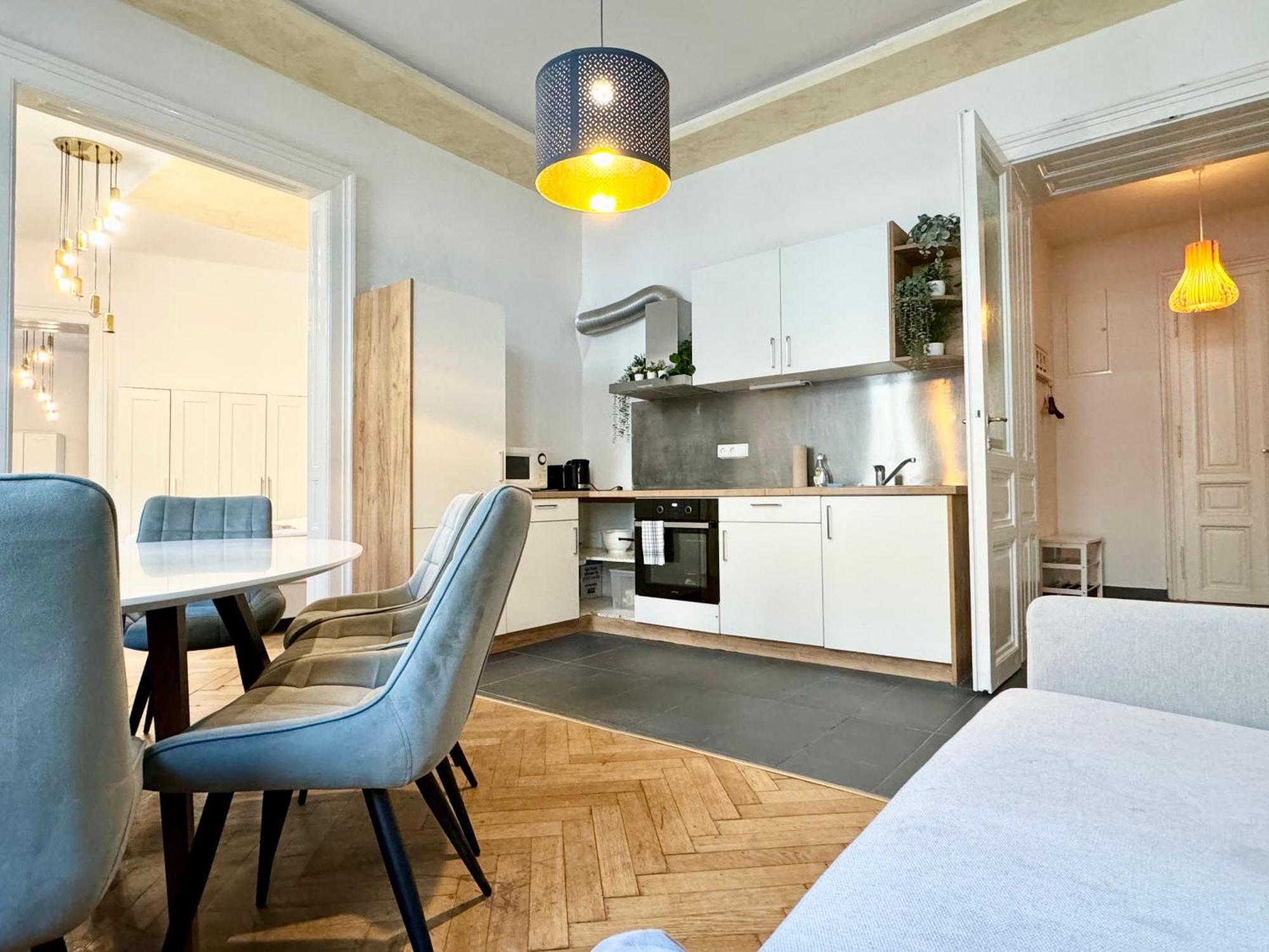 Premium Apartment Located At The Famous Vienna Kutschkermarkt Extérieur photo